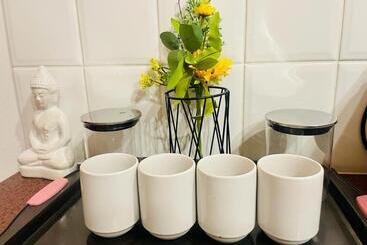 پانسیون Coastwave Guest House