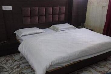 בית מלון כפרי Shiv Sham