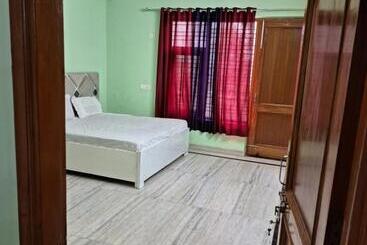 Pensão Golf Homes Gyest House