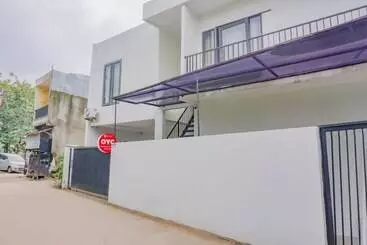 Hotel Pendowo Limo By Oyo