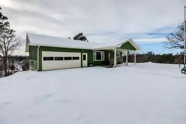 Mökkimajoitus Long Pine Home: 2 Mi To State Recreation Area