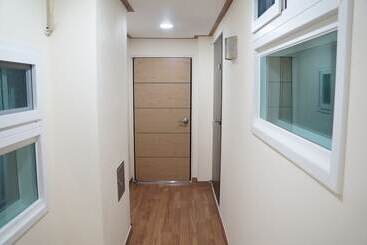 پانسیون Namsan Gil House