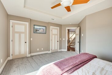 茅舍 Expansive Mountain Gem: Game Room, 3 Mi To Acton