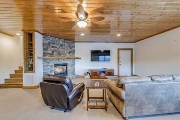 별장 Mountain View Cabin In Maggie Valley W/ Foosball!