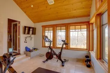 Mökkimajoitus Telluride Mountain Chalet W/ Gym, Hot Tub & Views!