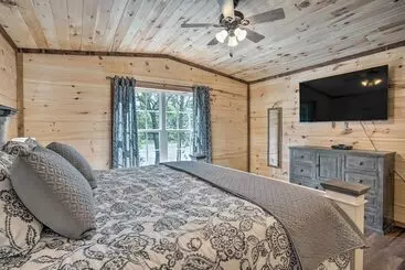 Mökkimajoitus Lakeside Cabin W/ Kayaks: Near Cloudland Canyon!