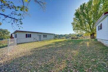 Сельский дом 270 Acre Ripley Family Home W/ On Site Pond!