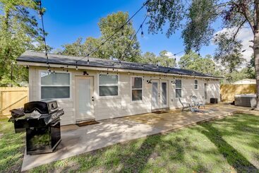 Vidéki Ház Dog Friendly Home In The Woodlands W/ Fenced Yard!