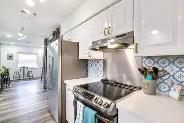 Mökkimajoitus Heated Pool & Fenced Yard: Pompano Beach Home