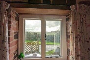 Elegant And Secluded 1 Bed Cottage Near Bideford