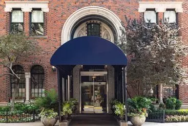 ホテル Magnificent Mile Suites