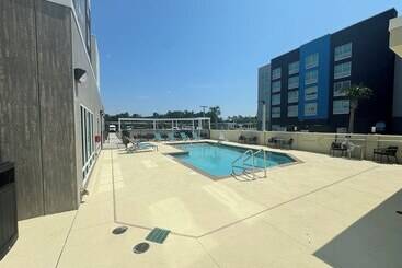 هتل Towneplace Suites Jacksonville Airport