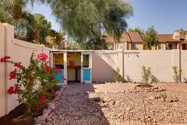 コテージ Modern Chandler Retreat W/ Private Outdoor Pool