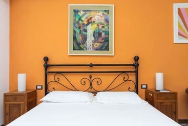 پانسیون Monti Guesthouse