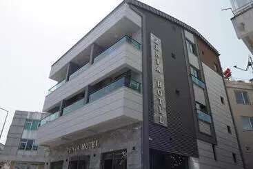 تختخواب و صبحانه Zeni̇a Otel