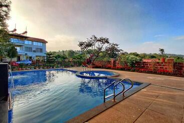 Hotel Strawberry Land Resort