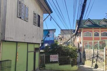 Pension (Hôtel basse catégorie) Kochimoto Bed & Bath