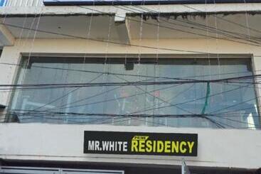 هتل Mr.white Prime Residency