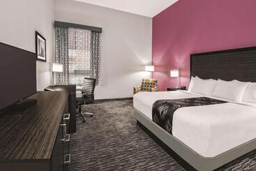 Hotelli La Quinta By Wyndham Dallas Grand Prairie North