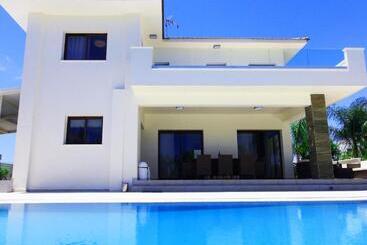 Turistihuoneistot Protaras Villa Demetra