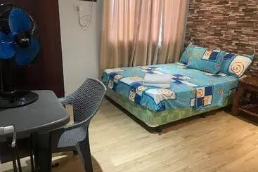 アパートホテル 2 Br Unit In A Prestige Condo Residences Near Sm Ecoland