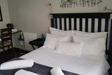 ベッドアンドブレックファースト Hiflyerz Guest House