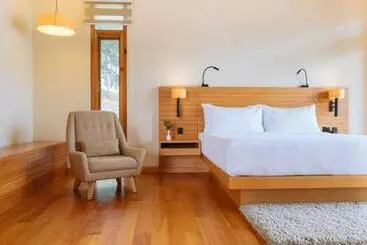 Hotel Dhensa Resort