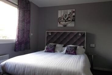 Отель Domaine De La Haie Des Granges