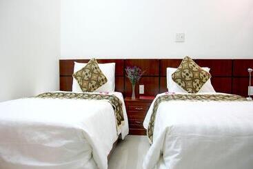 هتل Hoi An Golden Horse Villa