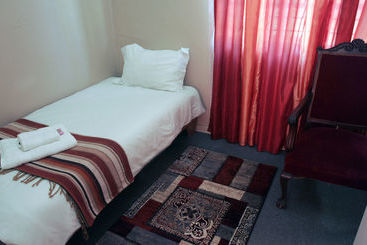 פנסיון Haldon Estates