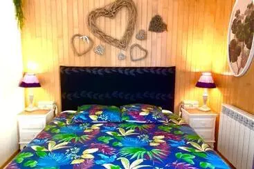 Pensió Le Petit Prince à Sarlat   Parking Privé   Piscine Chauffée   Espace Bien être Jacuzzi Et Massages