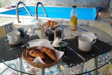 تختخواب و صبحانه Chambres Et Table D Hôtes Le Jardin De Tesse