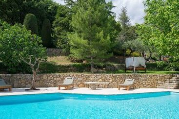 Bed and Breakfast Les Chambres Du Restaurant Le Castellaras   Teritoria