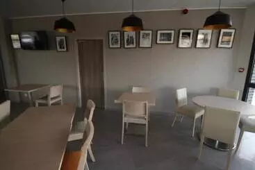 Hotel Logis Hôtel   La Chambre D Amiens