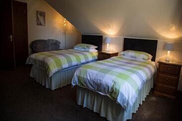 The Factor S Inn & Factor S Cottage