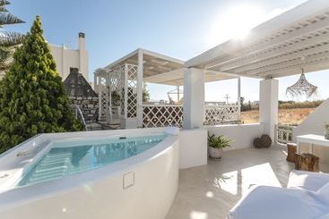 Aeolos Luxury Villas & Suites