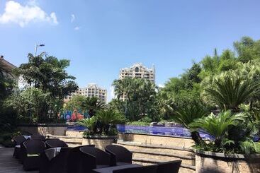 Отель Country Garden Holiday