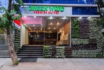 Hotel Treebo Greenwood Premier Suites, Old Airport Road