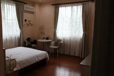 تختخواب و صبحانه Dong Hua Dream House