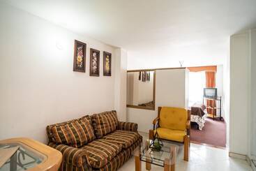 هتل 100 Wonderful House