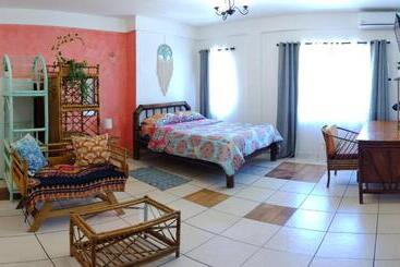 Cool Vibes Beach Hostel