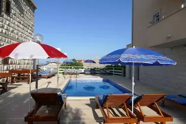 هتل Villa Ana