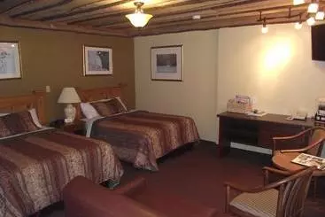 Forest Motel & Woodland Retreat