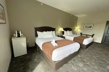 Hotel Midland Inn & Suites