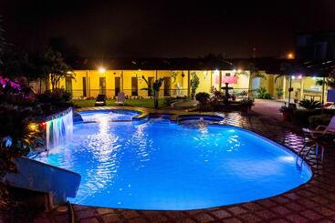 فندق صغير Tuzco Lodge