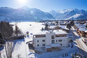 בית מלון כפרי Ski And Golf Resort Zell Am See