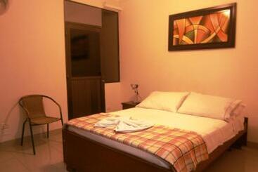 Hotel Shalom Phe Guaduas