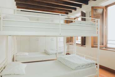 هاستل Isa Granada