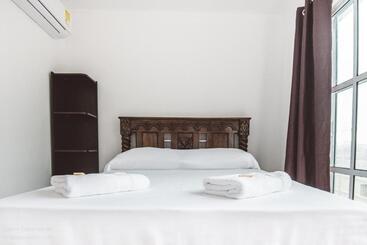 هاستل The Rock House Eco