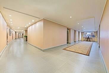 هتل آپارتمان The Curve